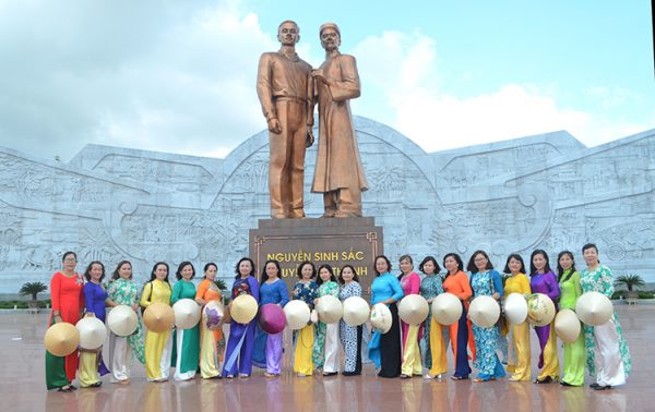 Quảng Trường Quy Nhơn, Nơi Tượng đài Nguyễn Sinh Sắc