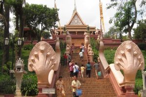 Viếng Chùa Wat Phnom