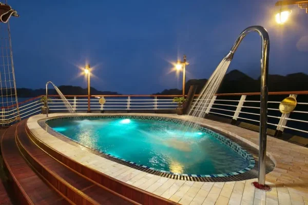Amanda Luxury Cruise – Du Thuyền 5 Sao Khám Phá Vịnh Lan Hạ