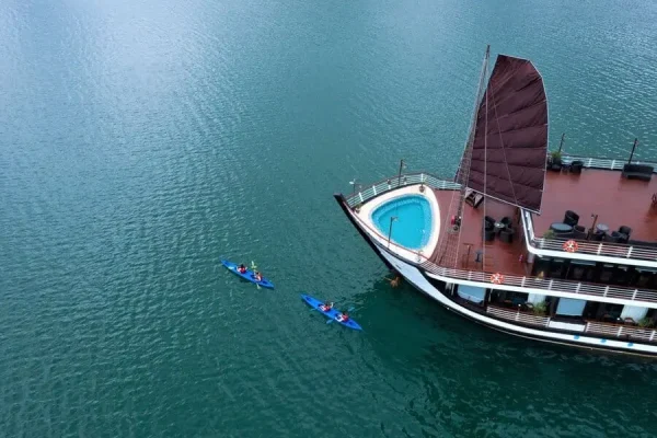 Amanda Luxury Cruise – Du Thuyền 5 Sao Khám Phá Vịnh Lan Hạ
