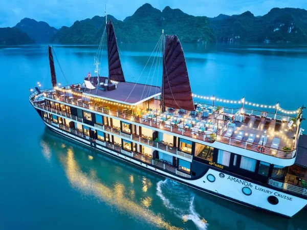 Amanda Luxury Cruise – Du Thuyền 5 Sao Khám Phá Vịnh Lan Hạ