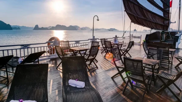 Bhaya Classic Cruise – Trải Nghiệm Du Thuyền Đẳng Cấp Tại Vịnh Hạ Long