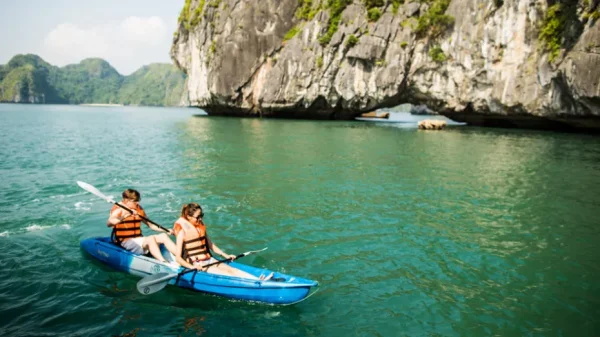 Bhaya Classic Cruise – Trải Nghiệm Du Thuyền Đẳng Cấp Tại Vịnh Hạ Long