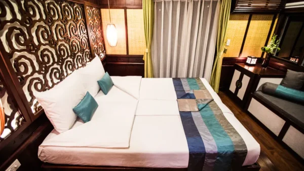 Bhaya Classic Cruise – Trải Nghiệm Du Thuyền Đẳng Cấp Tại Vịnh Hạ Long