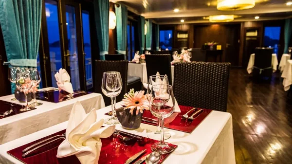 Bhaya Classic Cruise – Trải Nghiệm Du Thuyền Đẳng Cấp Tại Vịnh Hạ Long