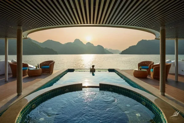 Du Thuyền Capella Cruise 5 Sao – Hành Trình 2N1Đ Vịnh Lan Hạ & Hạ Long