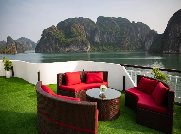 Tour Du Thuyền Dora Cruise Hạ Long – Lan Hạ 5 Sao (2N1Đ & 3N2Đ)