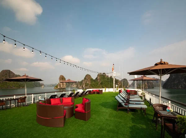 Tour Du Thuyền Dora Cruise Hạ Long – Lan Hạ 5 Sao (2N1Đ & 3N2Đ)