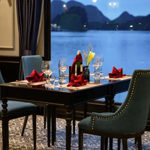 Doris Cruise – Tour Du Thuyền 2N1Đ Khám Phá Vịnh Lan Hạ Đẳng Cấp 5 Sao