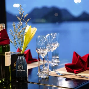Doris Cruise – Tour Du Thuyền 2N1Đ Khám Phá Vịnh Lan Hạ Đẳng Cấp 5 Sao