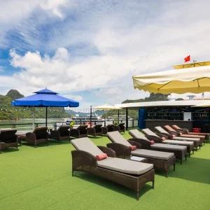Doris Cruise – Tour Du Thuyền 2N1Đ Khám Phá Vịnh Lan Hạ Đẳng Cấp 5 Sao