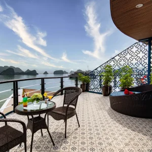 Doris Cruise – Tour Du Thuyền 2N1Đ Khám Phá Vịnh Lan Hạ Đẳng Cấp 5 Sao