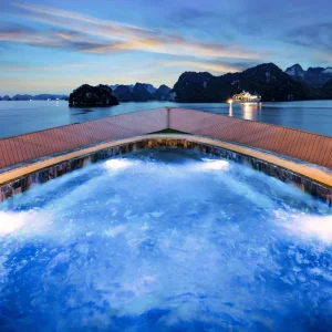 Doris Cruise – Tour Du Thuyền 2N1Đ Khám Phá Vịnh Lan Hạ Đẳng Cấp 5 Sao
