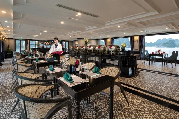 Doris Cruise – Tour Du Thuyền 2N1Đ Khám Phá Vịnh Lan Hạ Đẳng Cấp 5 Sao
