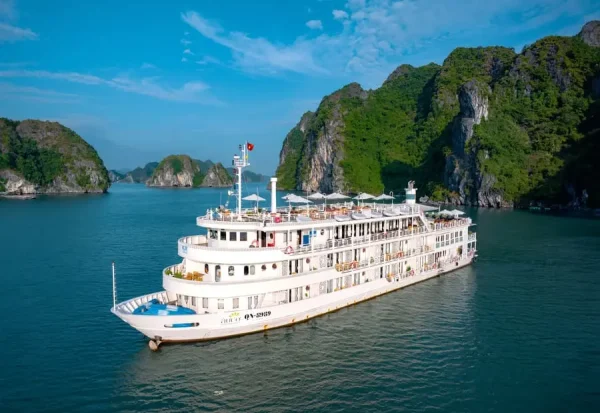 Du Thuyen Au Co Thesinhcafetouristcomvn 11