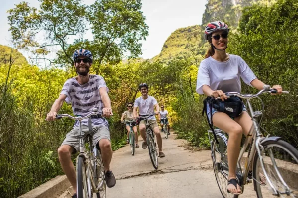 Du Thuyen Au Co Thesinhcafetouristcomvn 9