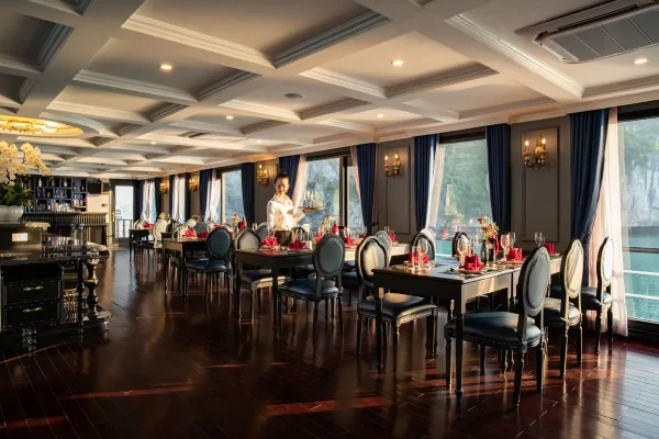 Du Thuyền Rosy Cruise Lan Hạ – Kỳ Nghỉ 5 Sao Giữa Thiên Nhiên Tuyệt Sắc
