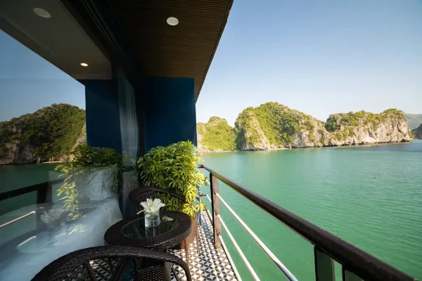 Du Thuyền Rosy Cruise Lan Hạ – Kỳ Nghỉ 5 Sao Giữa Thiên Nhiên Tuyệt Sắc