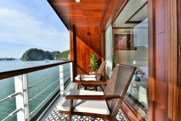 Du thuyền Heritage Cruise 5 Sao – Hành Trình 2 Ngày 1 Đêm Khám Phá Vịnh Lan Hạ