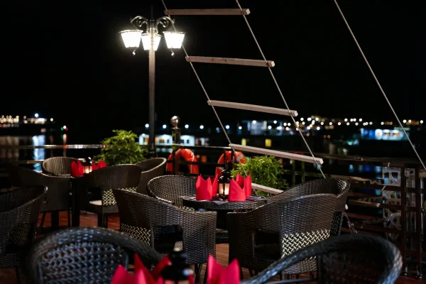 La Pandora Cruise – Hành Trình Du Thuyền 5 Sao Vịnh Lan Hạ & Cát Bà