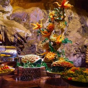 Tiệc Trưa Paradise Cave – Trải Nghiệm Ẩm Thực Giữa Lòng Hang Động Huyền Bí
