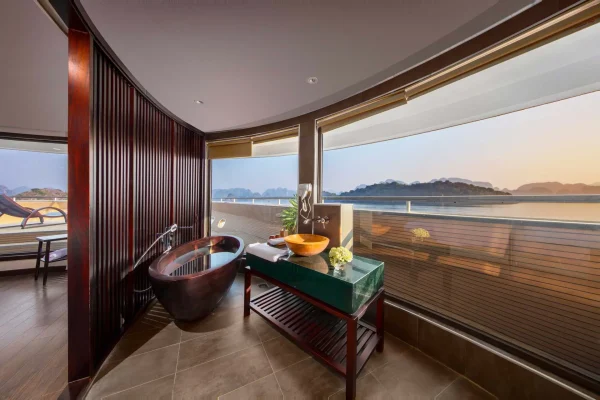 Scarlet Pearl Cruise Vinh Lan Ha 2