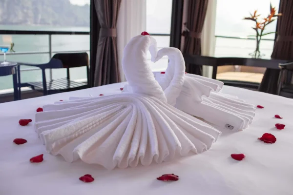 Scarlet Pearl Cruise Vinh Lan Ha 5