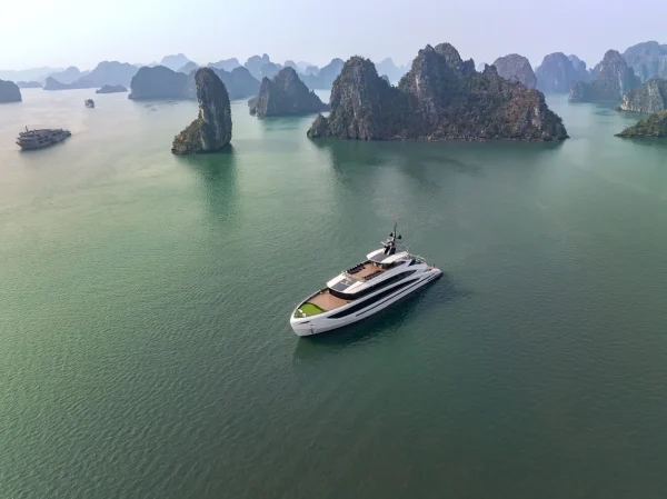 Tour Du Thuyền Taliya Cruise Vịnh Lan Hạ 5 Sao – Chèo Kayak, Tiệc Hoàng Hôn