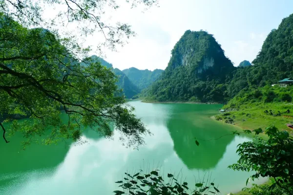 Tour Cao Bằng Núi Thủng Hồ Thang Hen 2N3Đ - TheSinhCafe