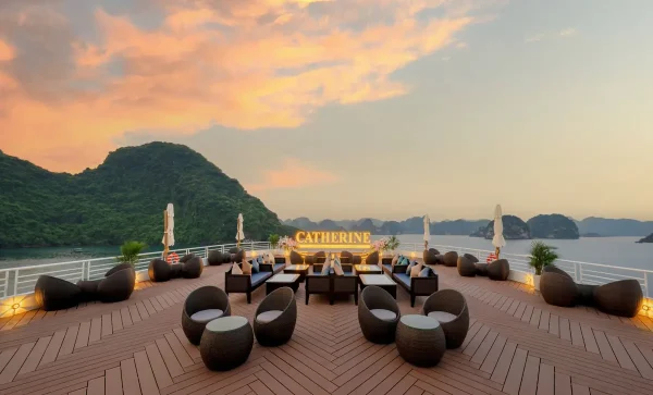 Tour Du Thuyền Catherine Cruises Hạ Long – Siêu Du Thuyền 6 Sao Đỉnh Cao