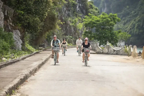 Du Thuyền Mon Cheri Cruise Hạ Long – Hành Trình 3N2Đ Vịnh Lan Hạ & Cát Bà