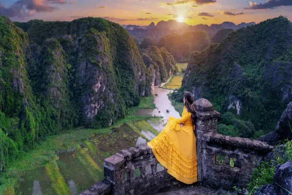 Tour Ninh Bình Pù Luông 3N2Đ – Khám Phá Tam Cốc, Hang Múa Và Pù Luông