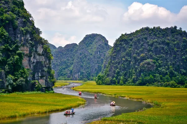 Tour Ninh Bình Pù Luông 3N2Đ – Khám Phá Tam Cốc, Hang Múa Và Pù Luông