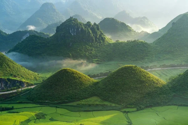 Tour Ninh Bình Hà Giang 4 Ngày 3 Đêm – Khám Phá Di Sản Và Cao Nguyên Đá Hùng Vĩ