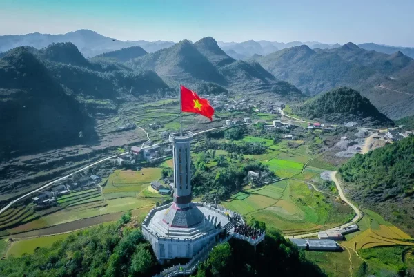 Tour Ninh Bình Hà Giang 4 Ngày 3 Đêm – Khám Phá Di Sản Và Cao Nguyên Đá Hùng Vĩ